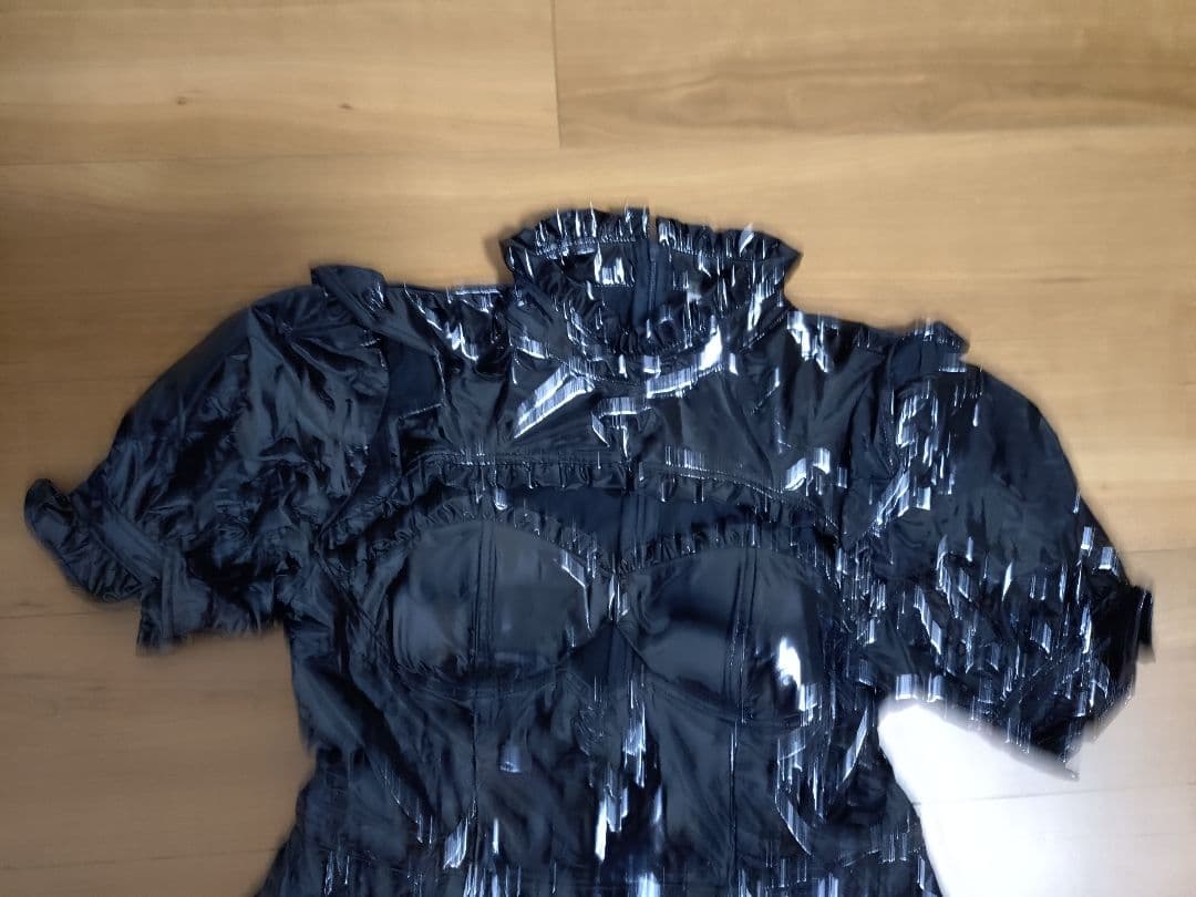 エナメルドレス