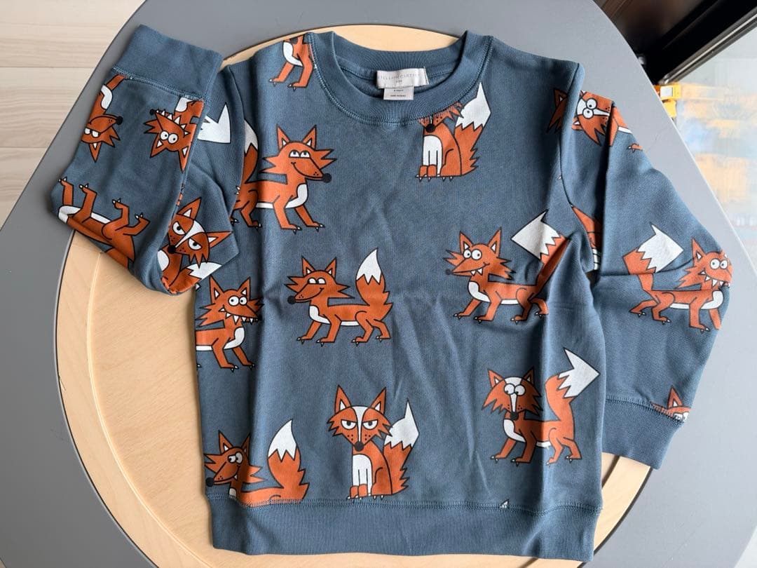 新品未使用　 ステラ　マッカートニー　キッズ　トレーナー　裏起毛上下セット　6Y