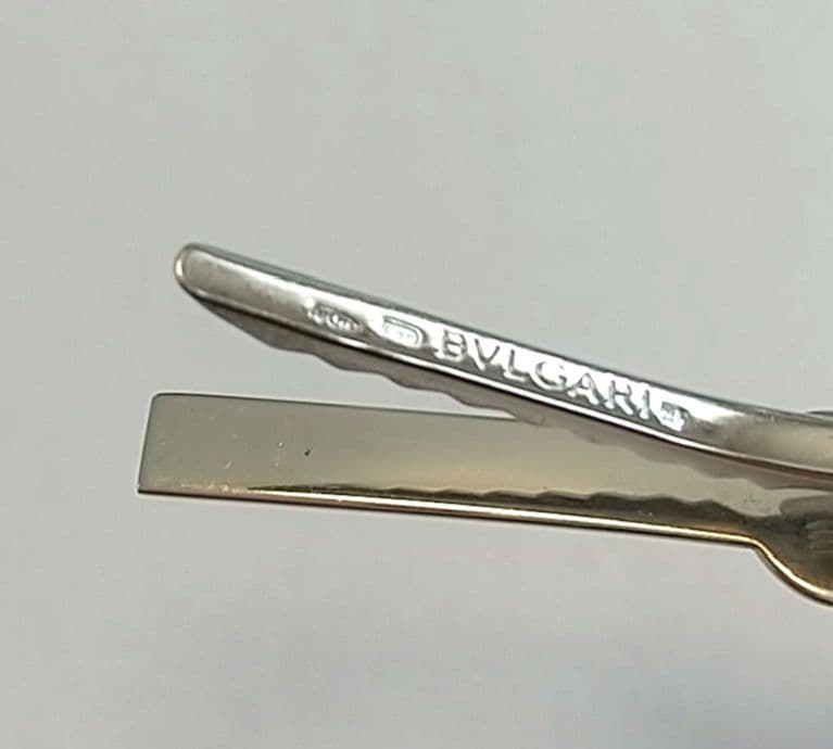 BVLGARI シルバー ネクタイピン ロゴ入りブルガリ オニキス