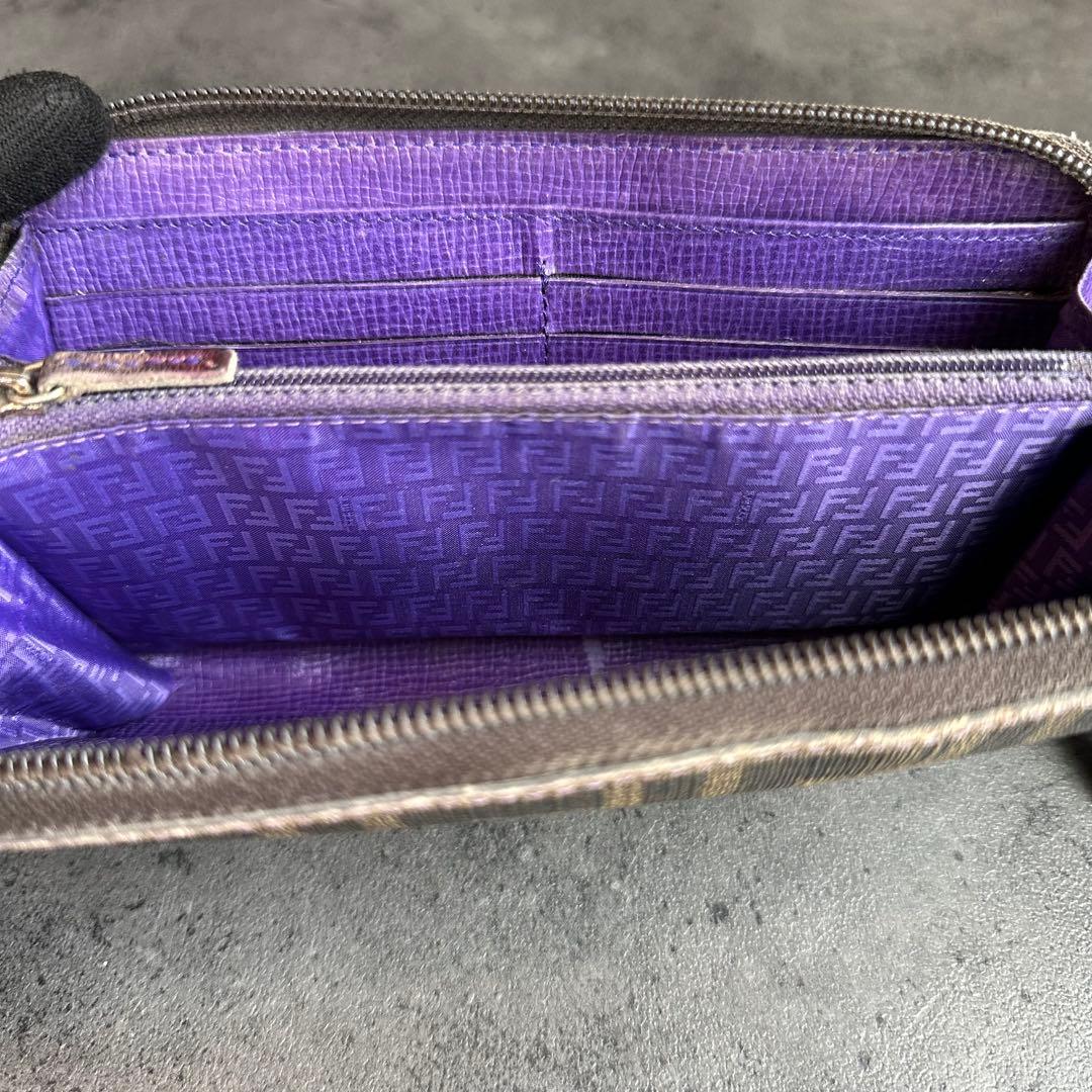 FENDI ズッカ柄　長財布 ラウンドファスナー　ラウンドジップ 内側パープル