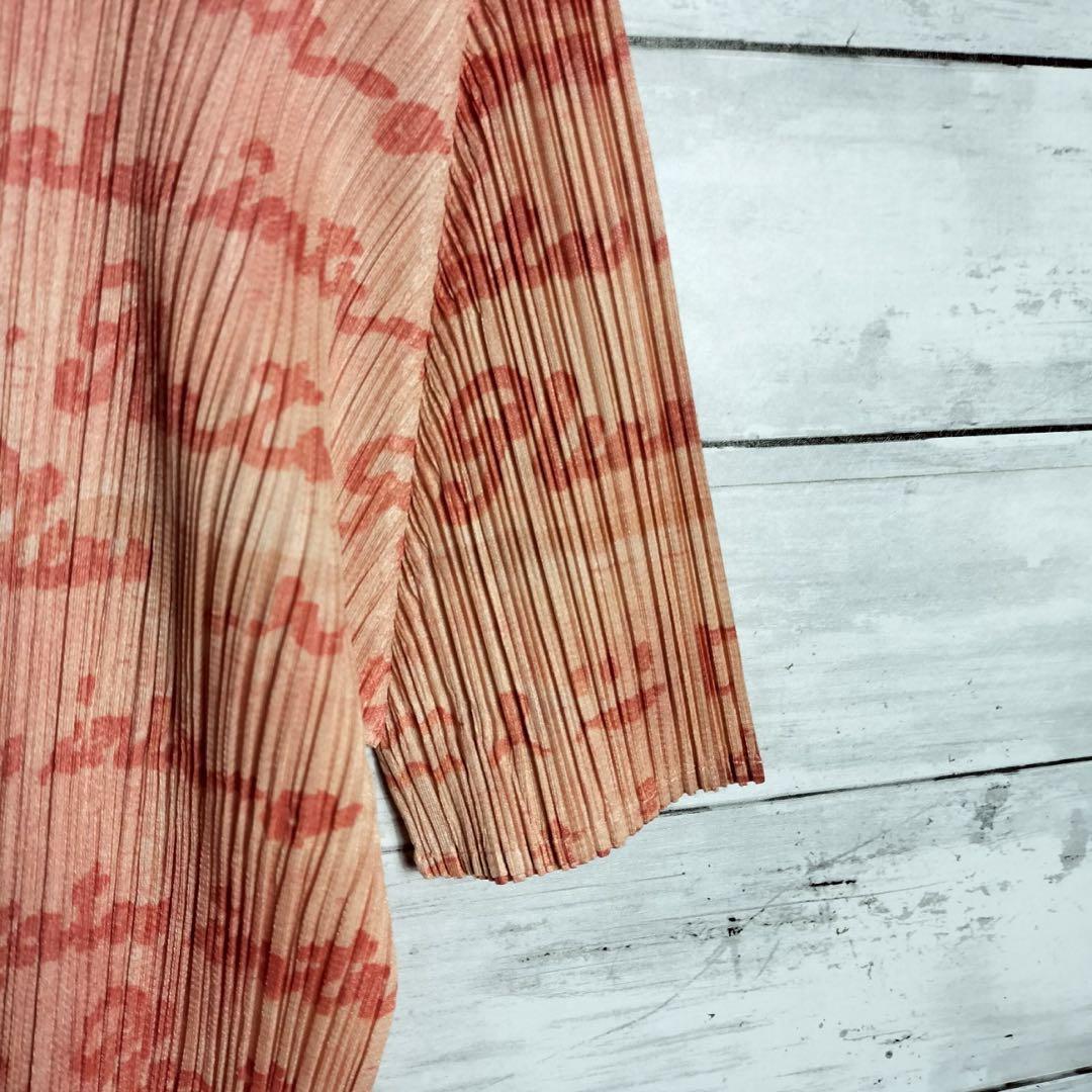 プリーツプリーズ 英字プリント テキスト Tシャツ カットソー 半袖 総柄