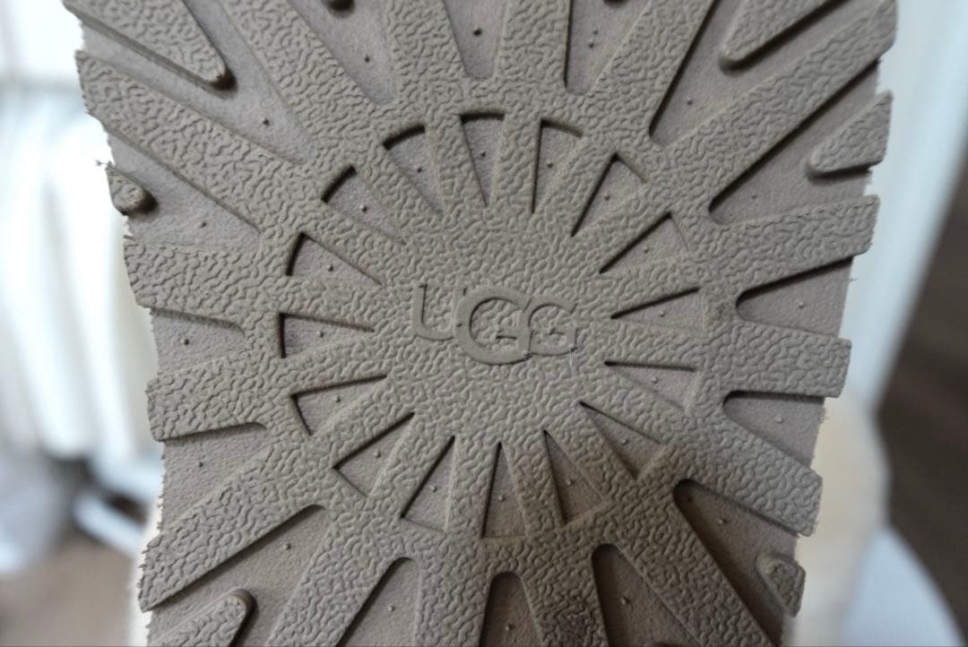 【美品】UGG ディスケット　サンド24.5cm