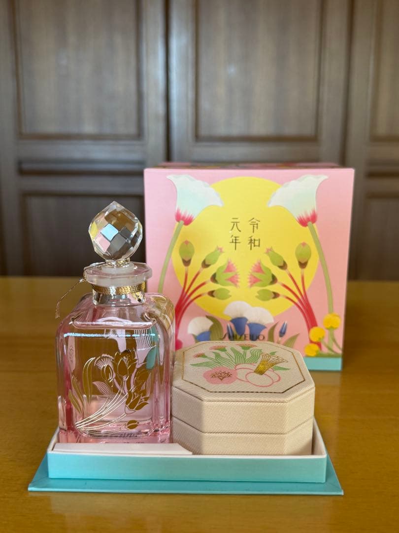 資生堂　令和元年記念　香水、白粉