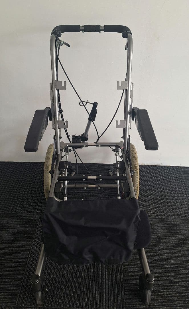 障害児バギー クッション無し