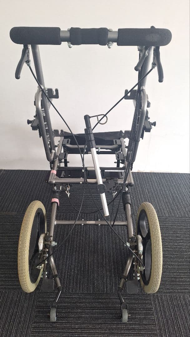 障害児バギー クッション無し