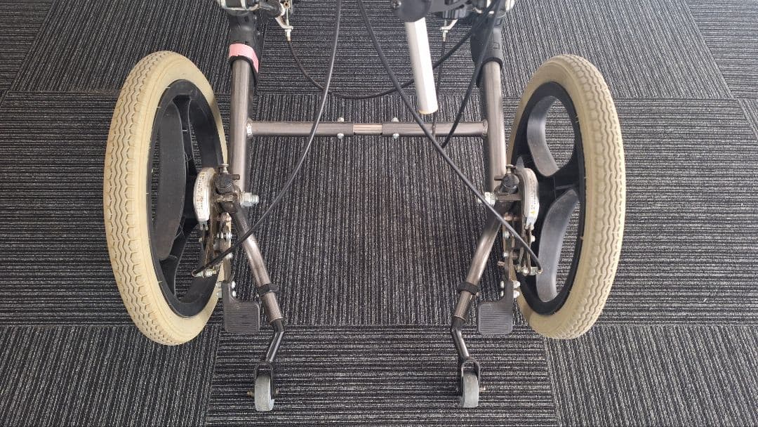 障害児バギー クッション無し