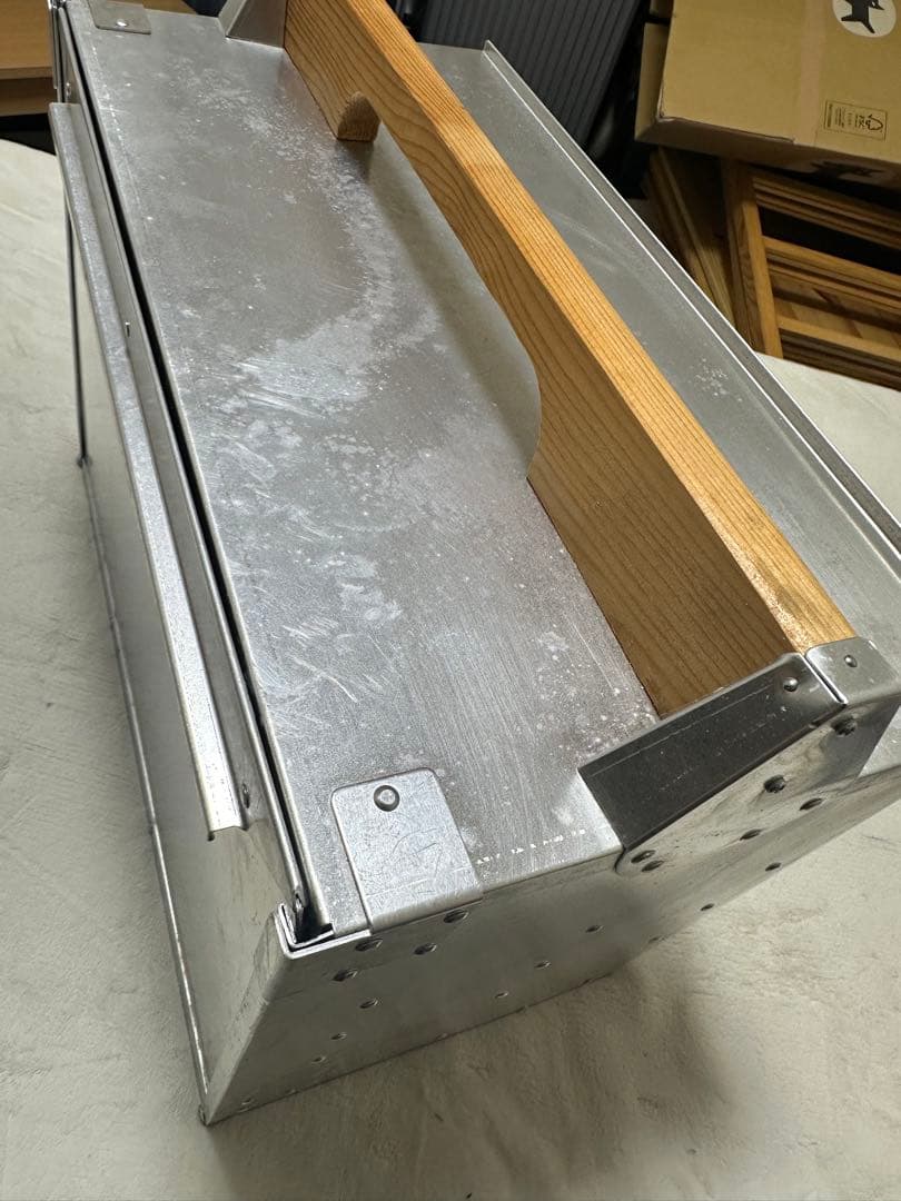 出前用 アルミ製 おかもち (木製棚/持ち手付き) 【中古・未使用】 長期保管品