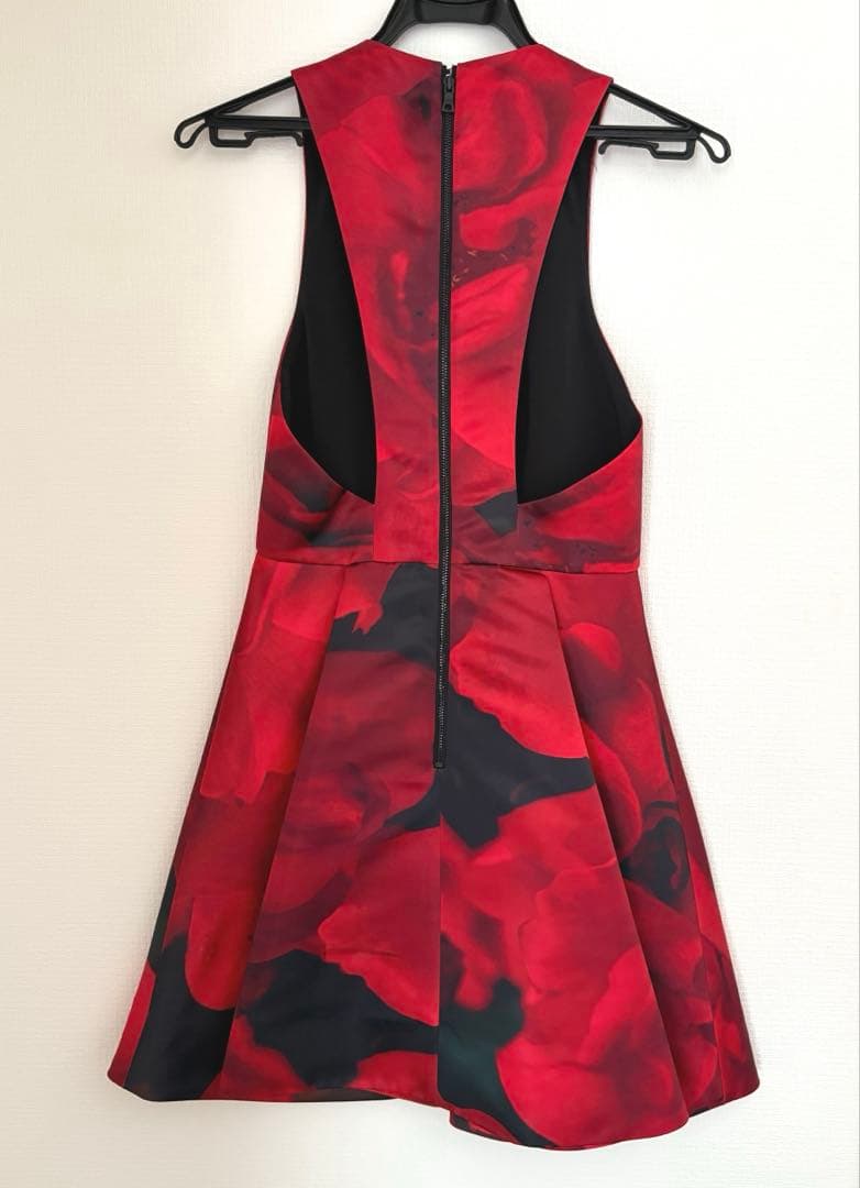 【新品タグ付き】ALICE + OLIVIA ミニドレス 赤 花柄