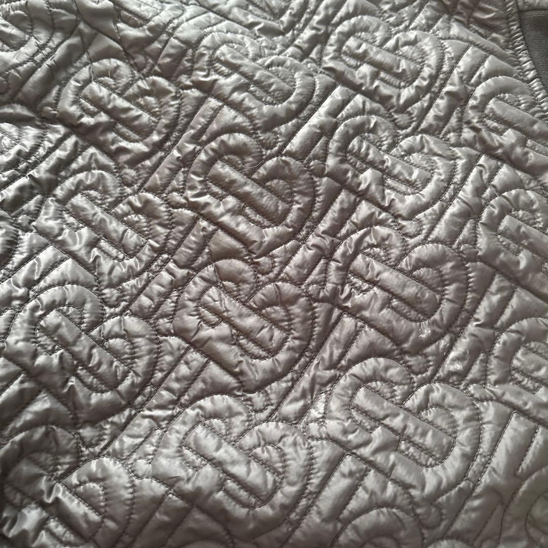 4*♬様 バーバリーキッズ　ブラックキルティングトレーナー　未使用