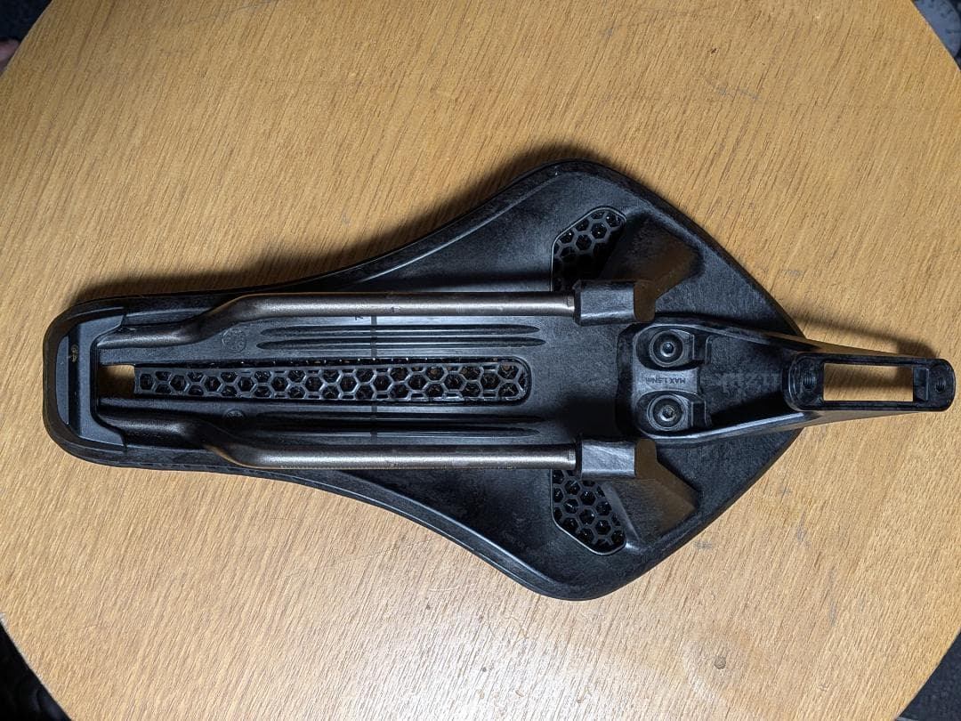 a*t様 フィジーク TRANSIRO AERIS LD R3 ADAPTIVE