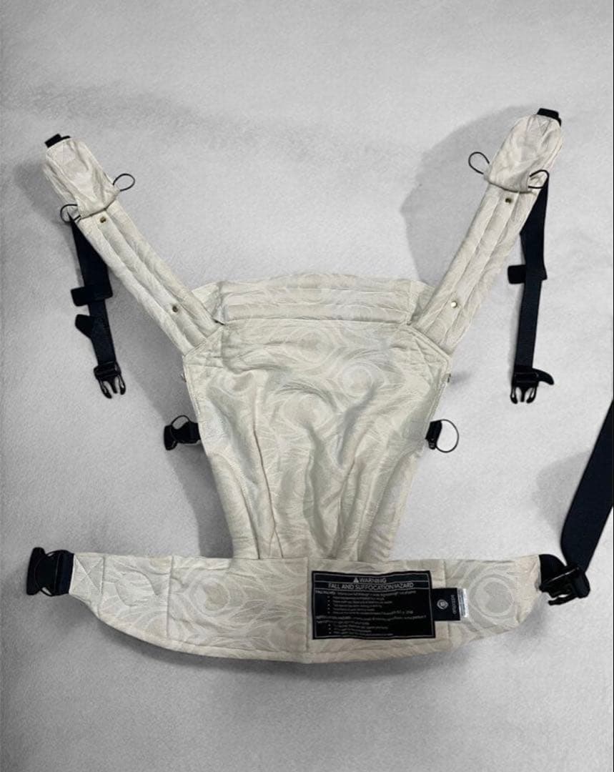 artipoppe アーティポッペ　ザイガイスト　抱っこ紐