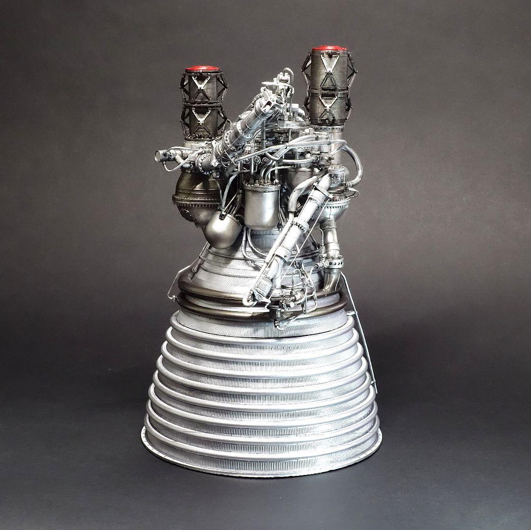 ロケットダイン社製 J-2 ロケットエンジンモデル完成品