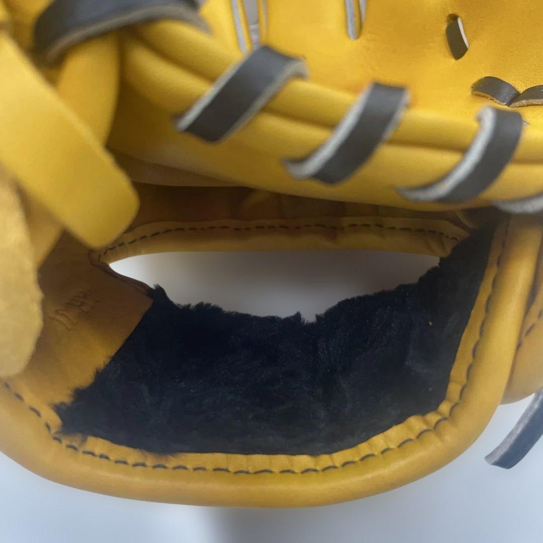 レア Under Armour TWIL イエローグローブ 内野手 袋付き