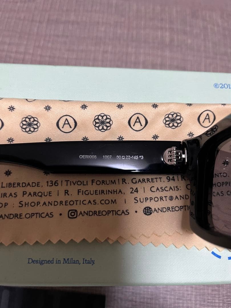 【平本蓮着用】箱袋ケース付きOff White サングラス