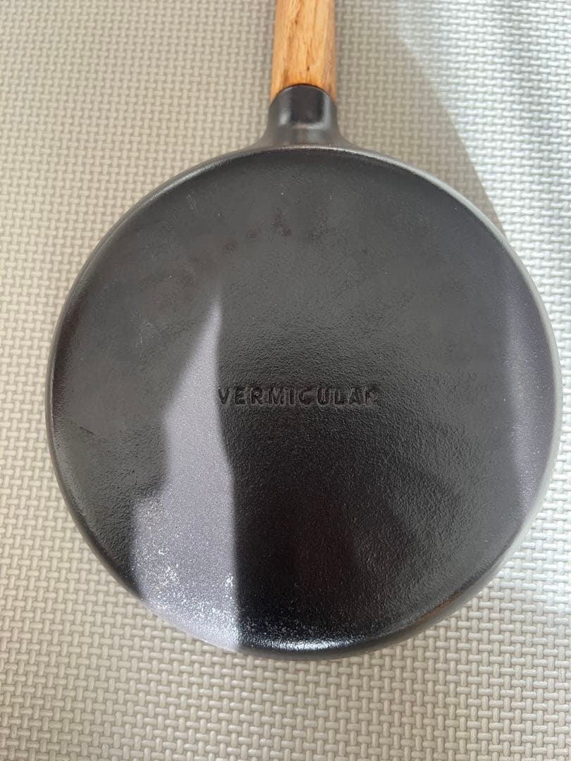 VERMICULAR 鋳鉄フライパン 24cm DEEP 蓋付き20cm