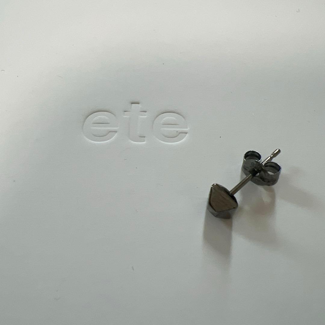 ete スタッズ　ピアス