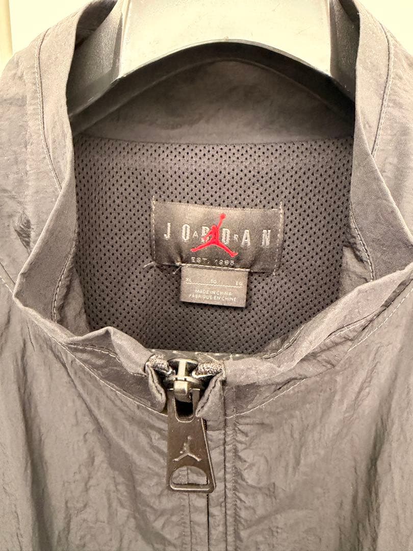 ジョーダン エッセンシャル メンズ ウーブンジャケット　ナイロンジャケット