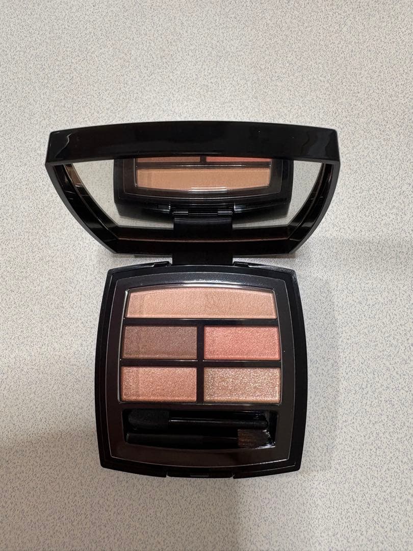 シャネル　レベージュパレットルガールウォーム　アイシャドウCHANEL