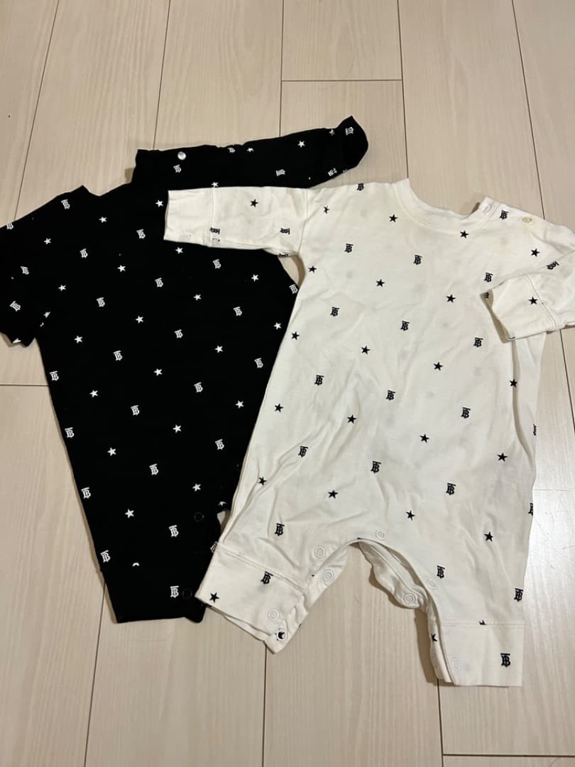 Burberry バーバリー ベビー スター＆モノグラムモチーフ