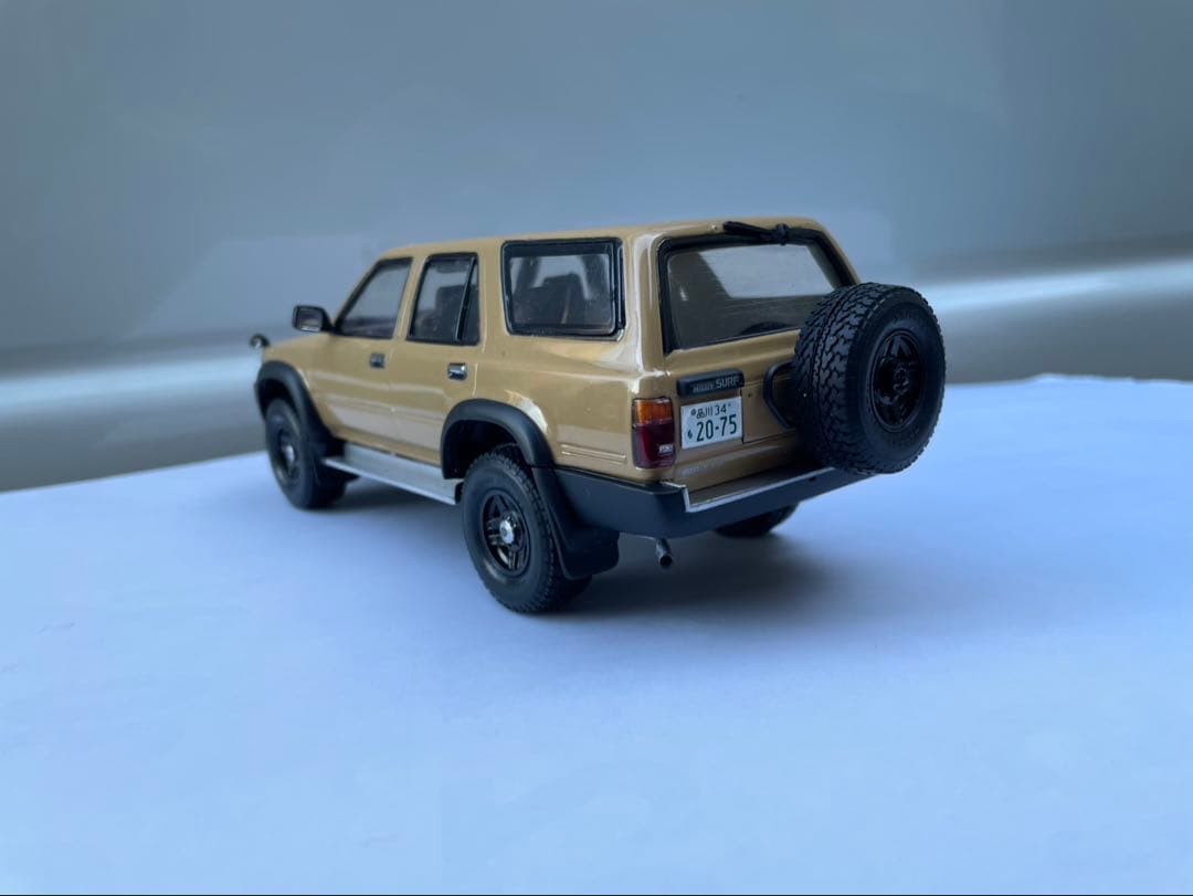 ム*ク様 1/24 アオシマハイラックスサーフの完成品