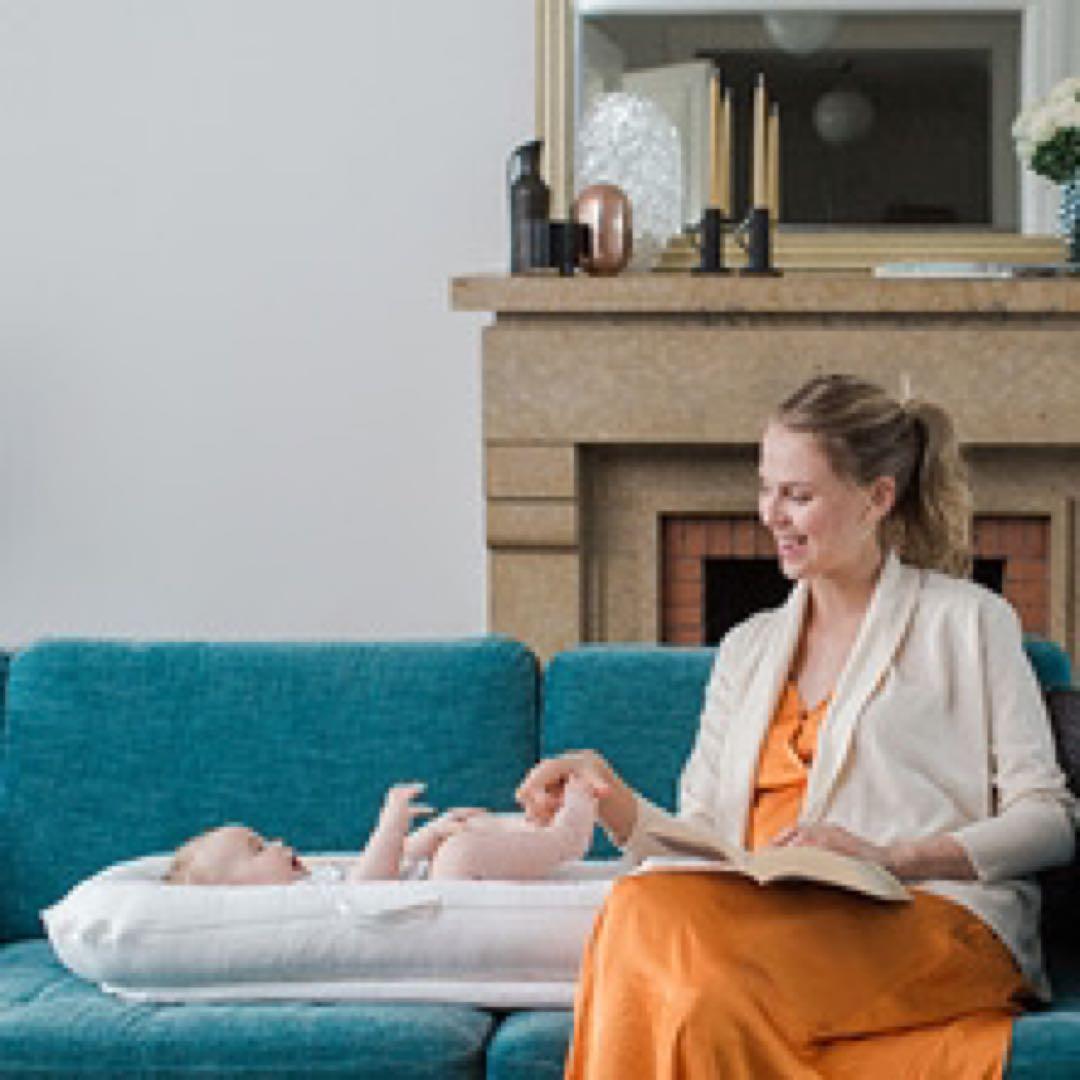 ドッカトット DockATot デラックス ベビーベッド 添い寝　トイアーチ