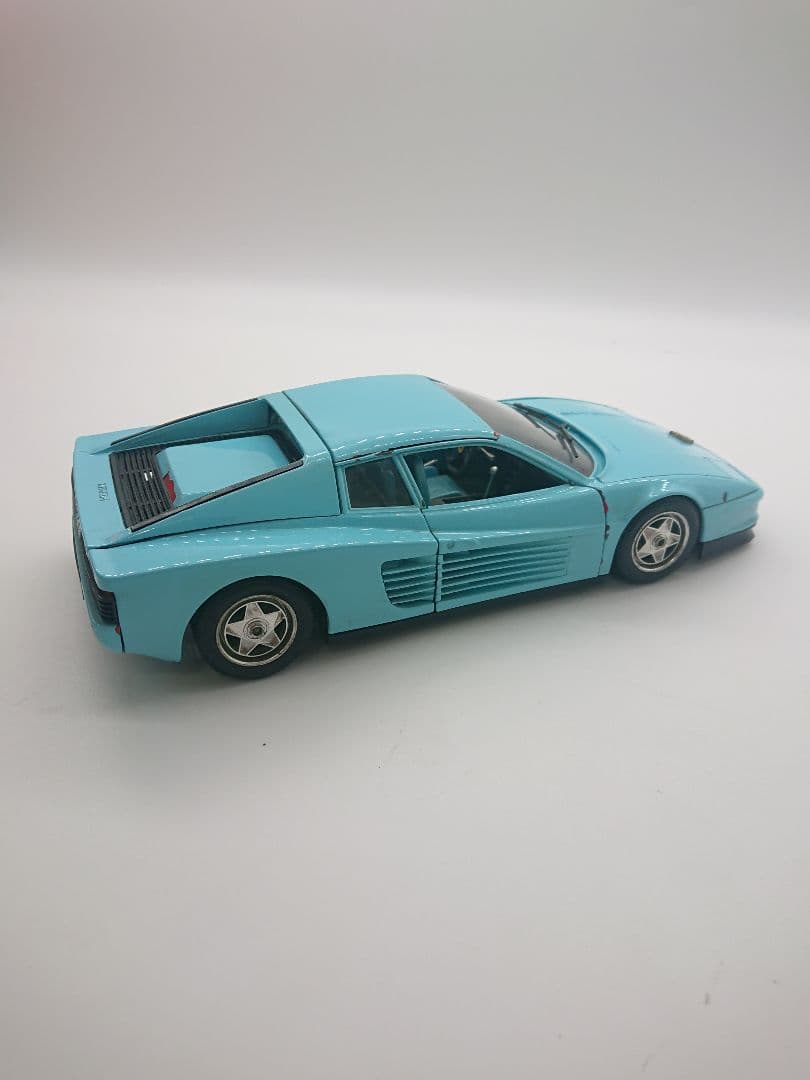 MCM Bburago　ブラーゴ　フェラーリ テスタロッサ　1984　1/18