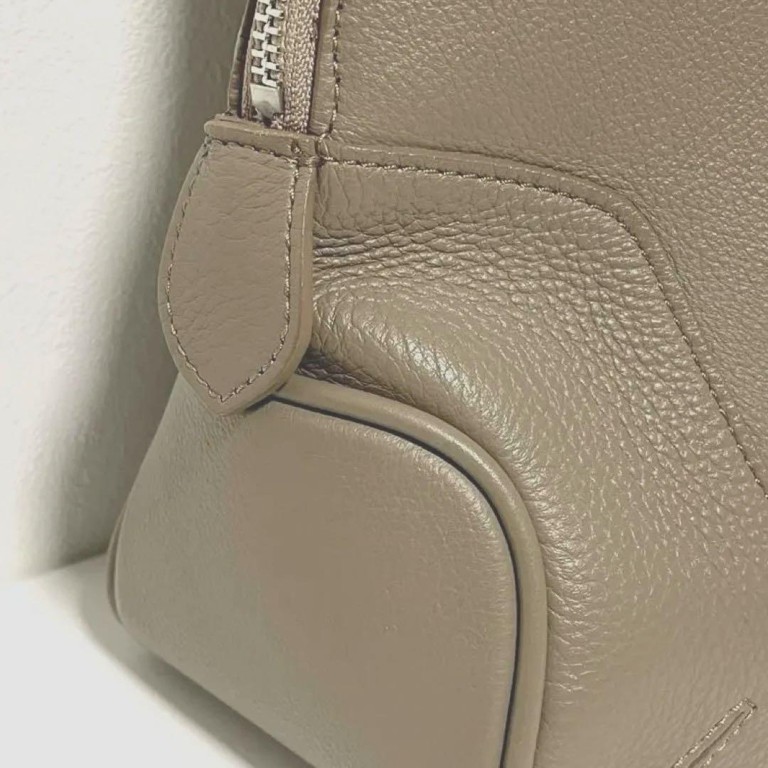 ペッレモルビダ　シュリンクレザー　ビジネスバック　トートバッグ　ベージュ