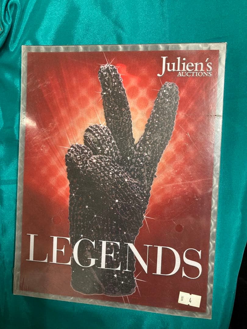 Julien's AUCTIONS 【LEGENDS】です