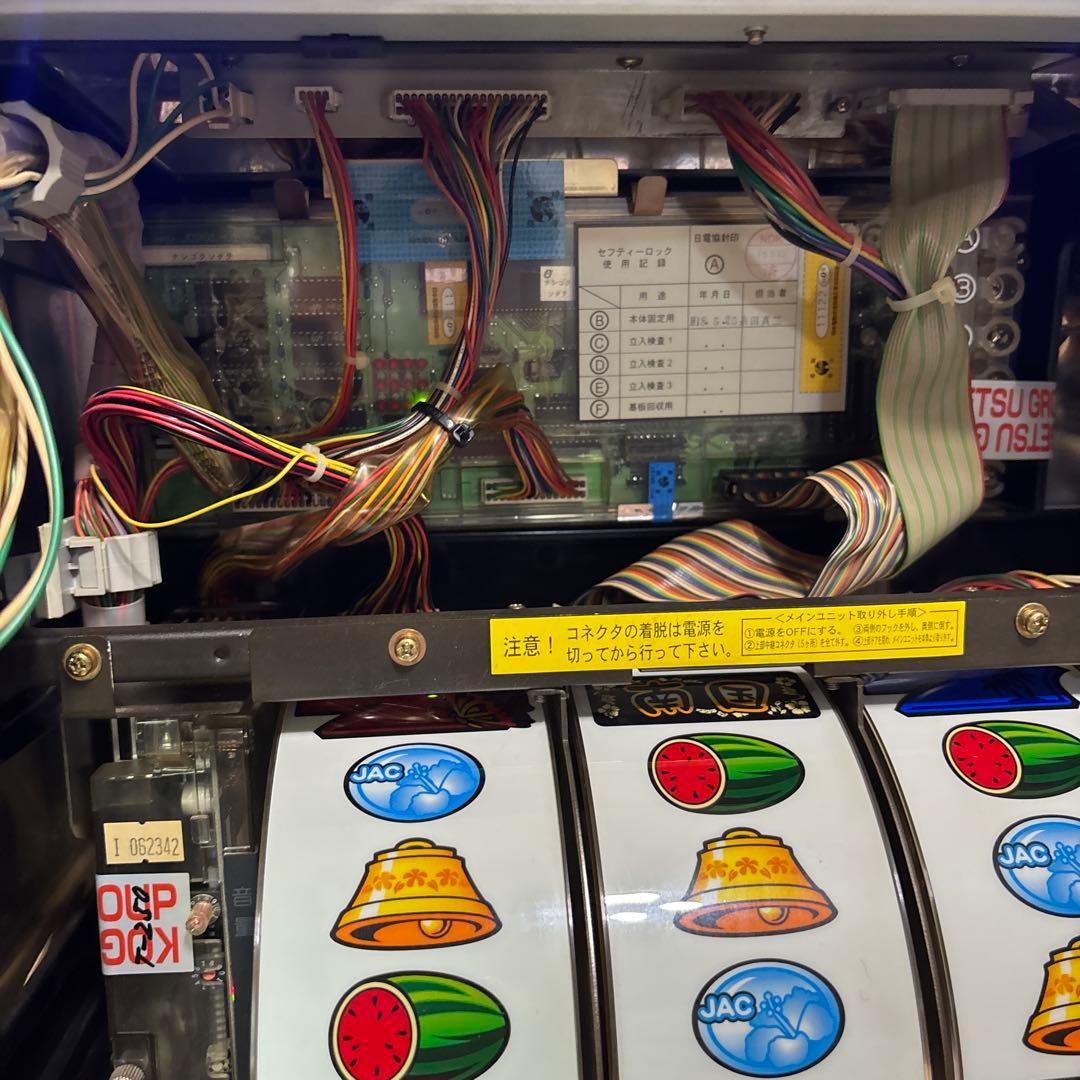 スロット実機　4号機　南国育ち　希少レアまどかパネル