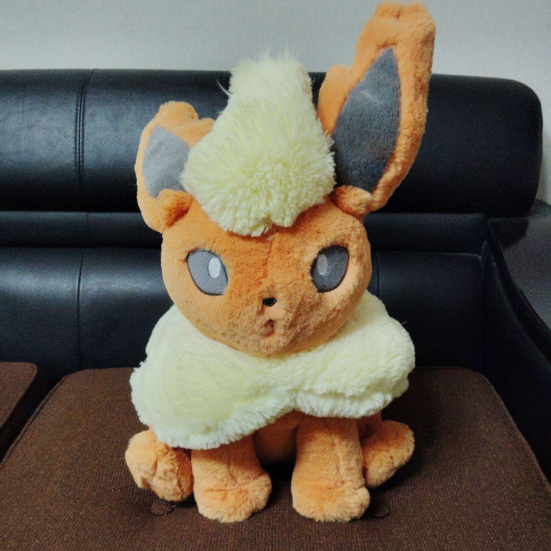 ポケモン★ ♥サンダース・シャワーズ・ブースター♥★ふわふわ抱き ぬいぐるみ