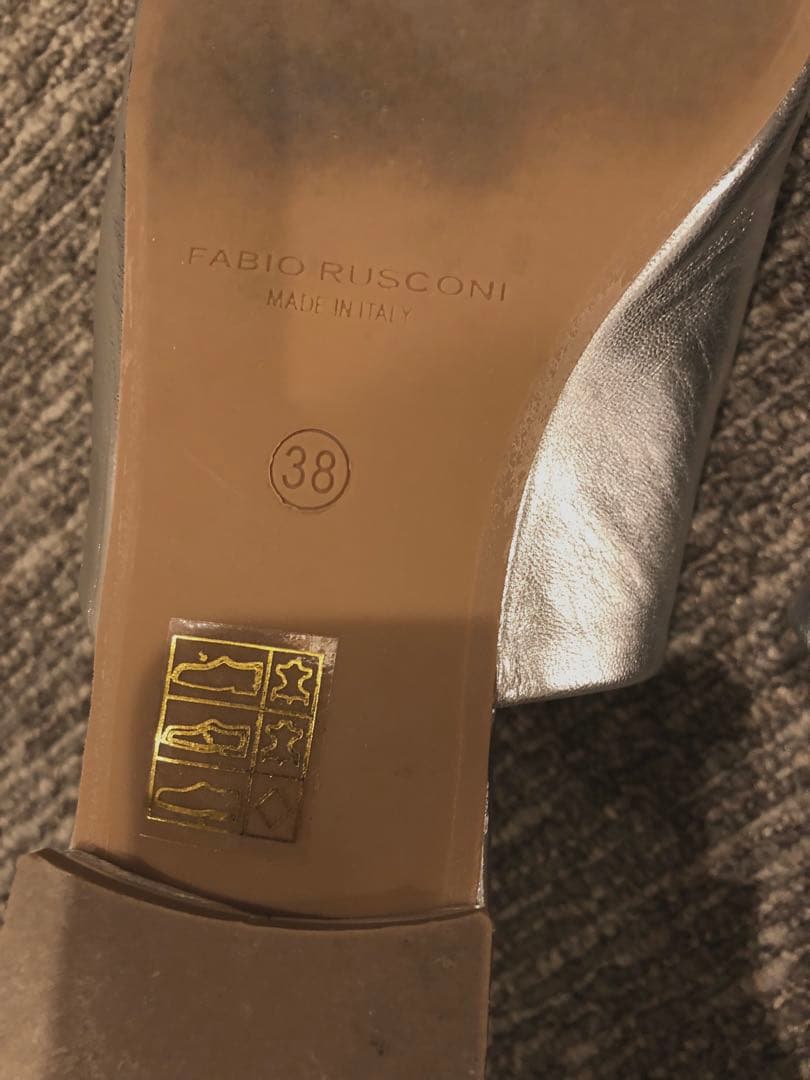 FABIO RUSCONIファビオルスコーニ シルバーサンダル ミュール38