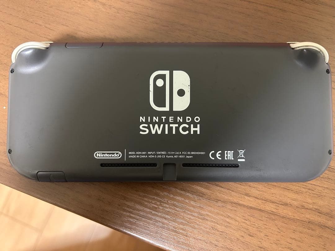 Switchライト マイクラは＋1000円で、ポケモンのディアルガ？は1500円