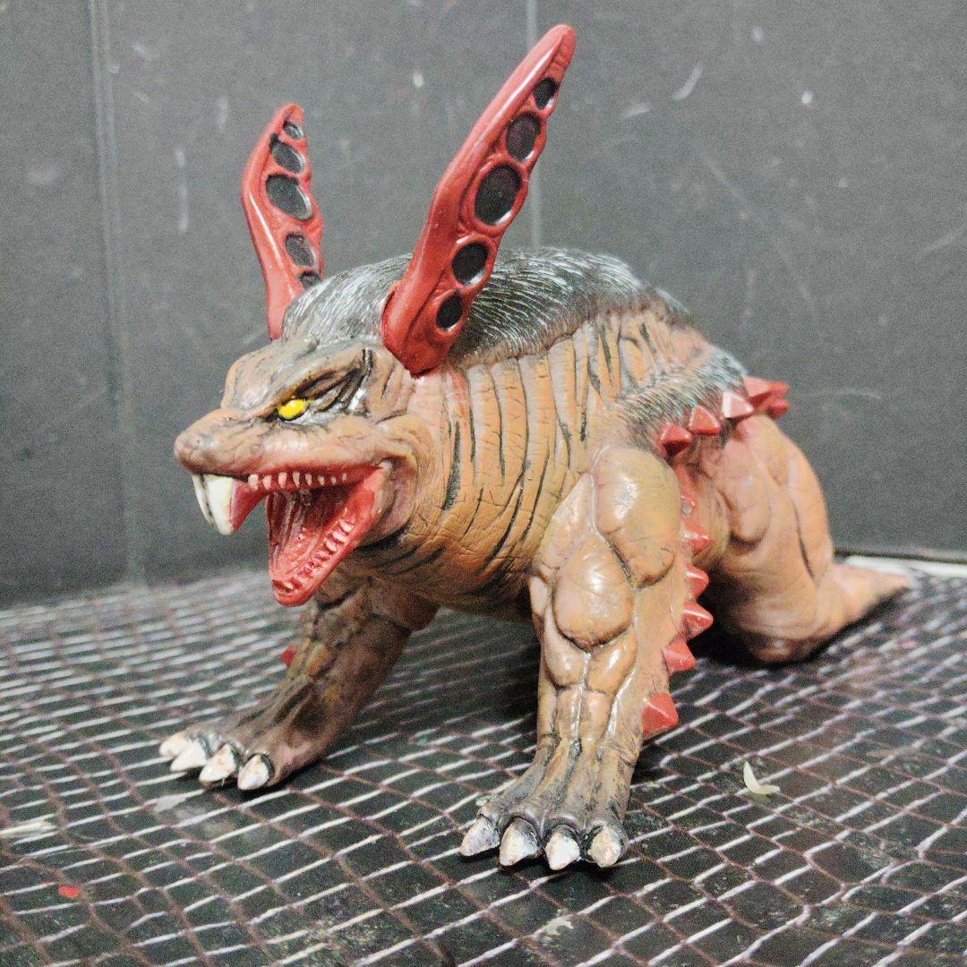 上野淳子ウルトラ怪獣旧型絶版ソフビ