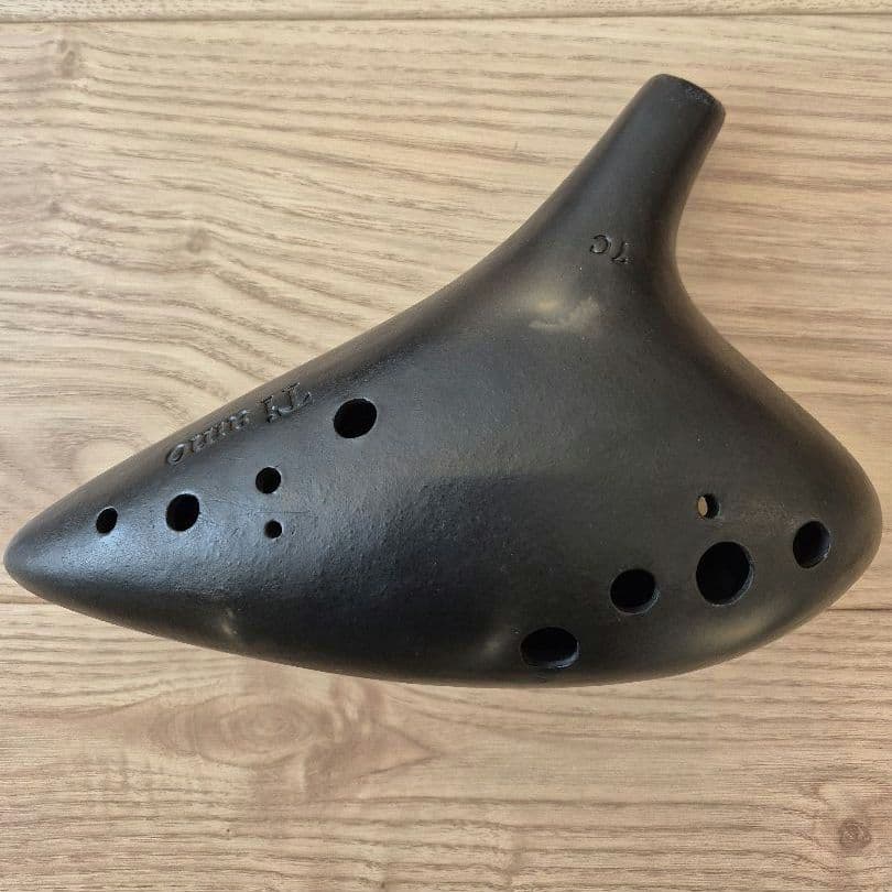 オカリナ ティアーモ黒陶 合奏モデル バスC　7C　ケース付き