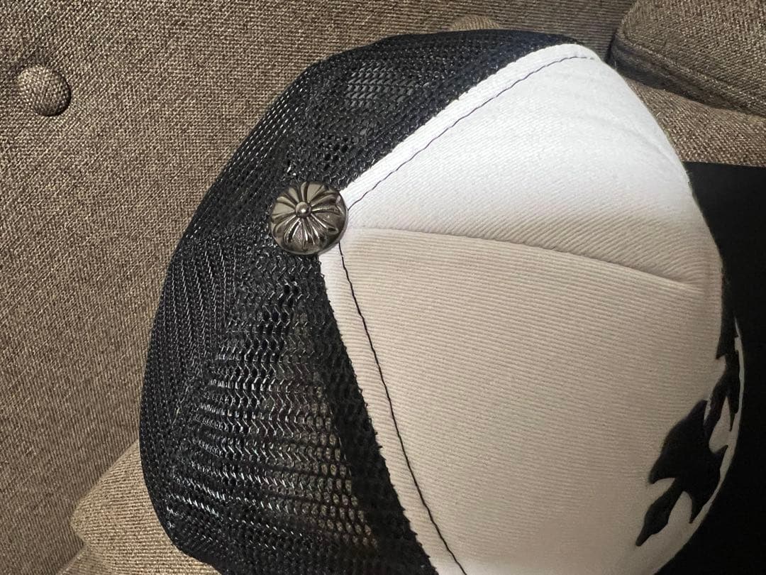 クロスモチーフ トラッカーキャップ 白黒 (CHROME HEARTS)