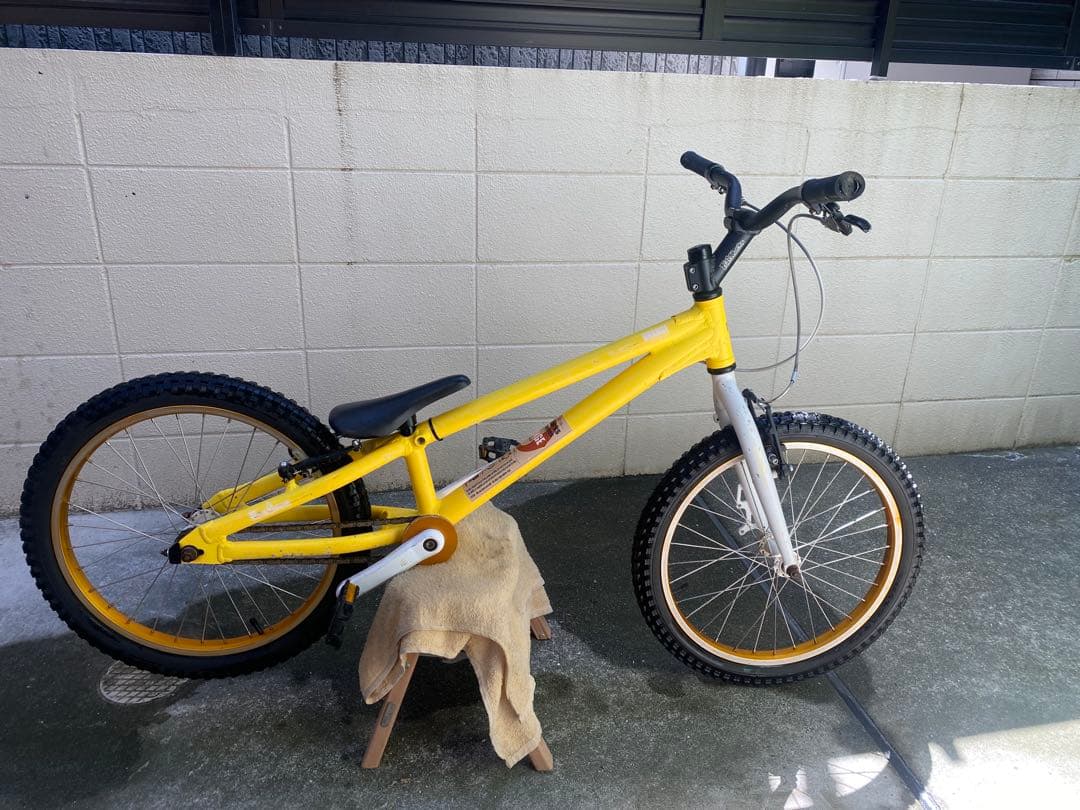 トライアルバイク 20インチ イエロー　キッズサイズ