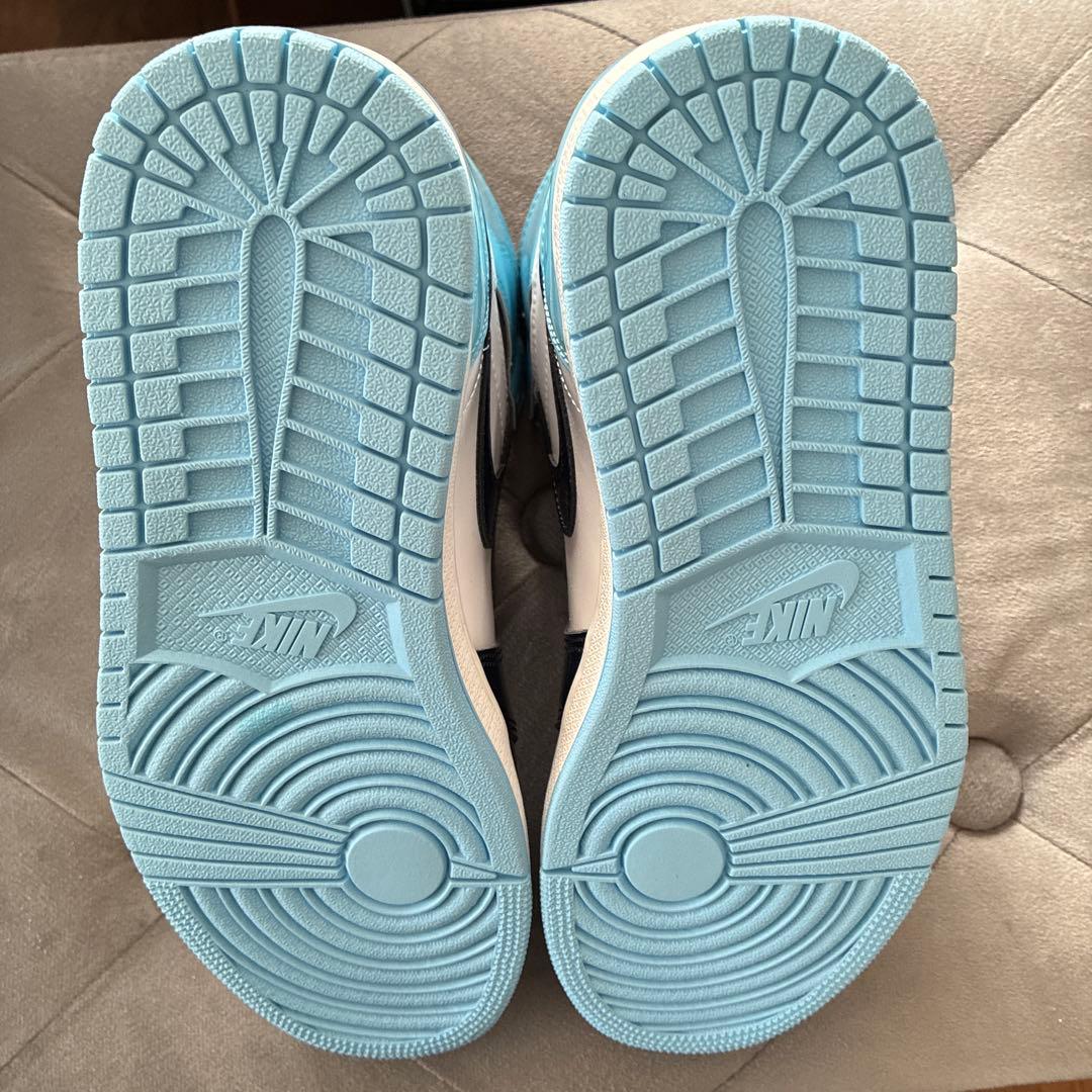 Nike WMNS AIR JORDAN 1 HIGH UNC パテント　レザー