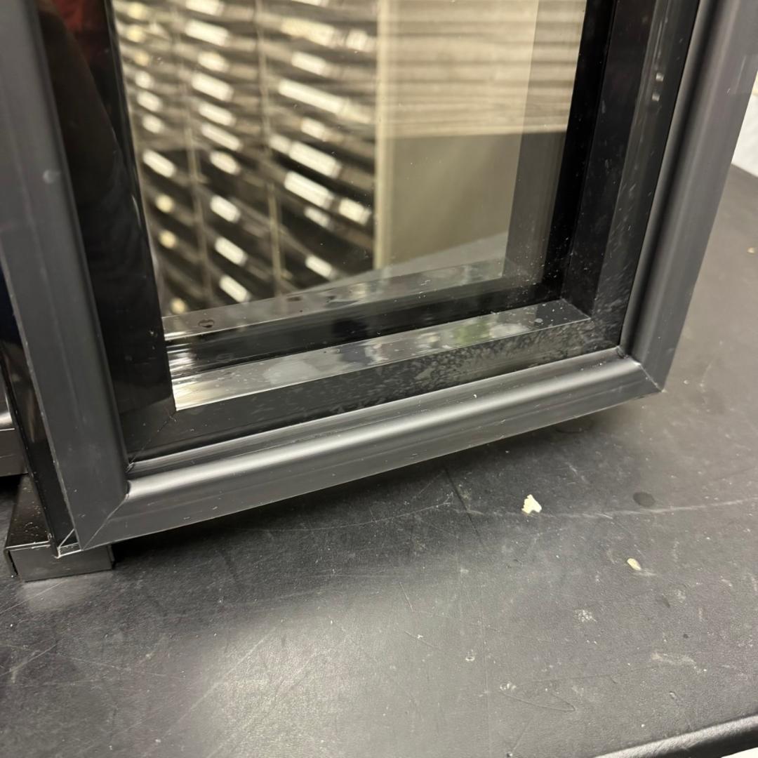 ☆アイリスオーヤマ　ワインセラー　PWC-331P　23年製　33L　12本収納