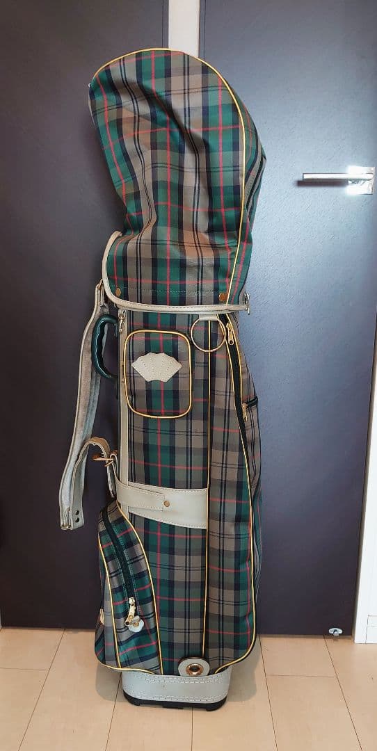 未使用　ゴルフバッグ グレーと緑のチェック柄（高さ115cm）