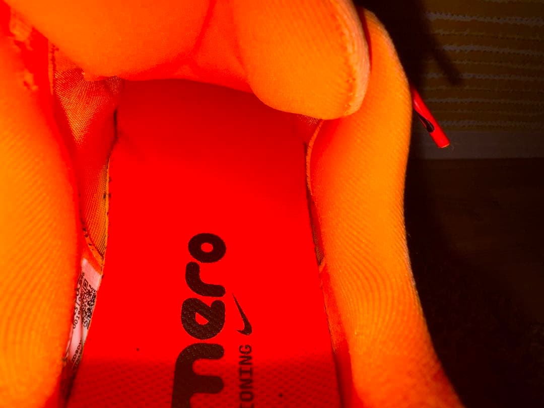 Nike ボメロプラス