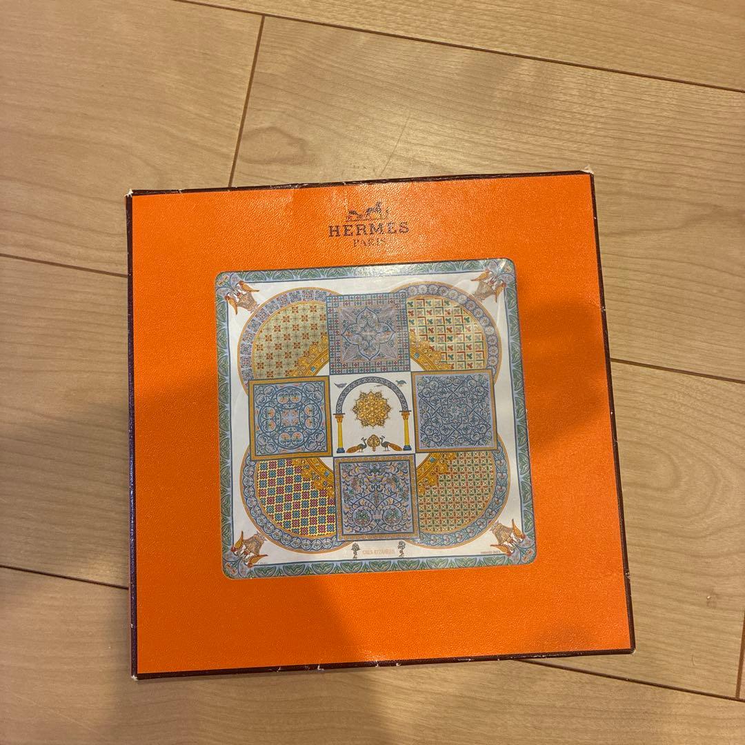 HERMES 装飾的なパターン カレ90 スカーフ