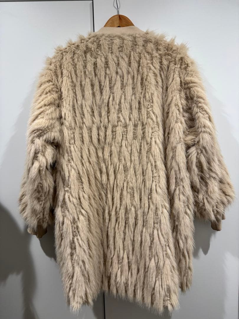 【THINK FUR（シンクファー）】エコファーカーディガン　ベージュ