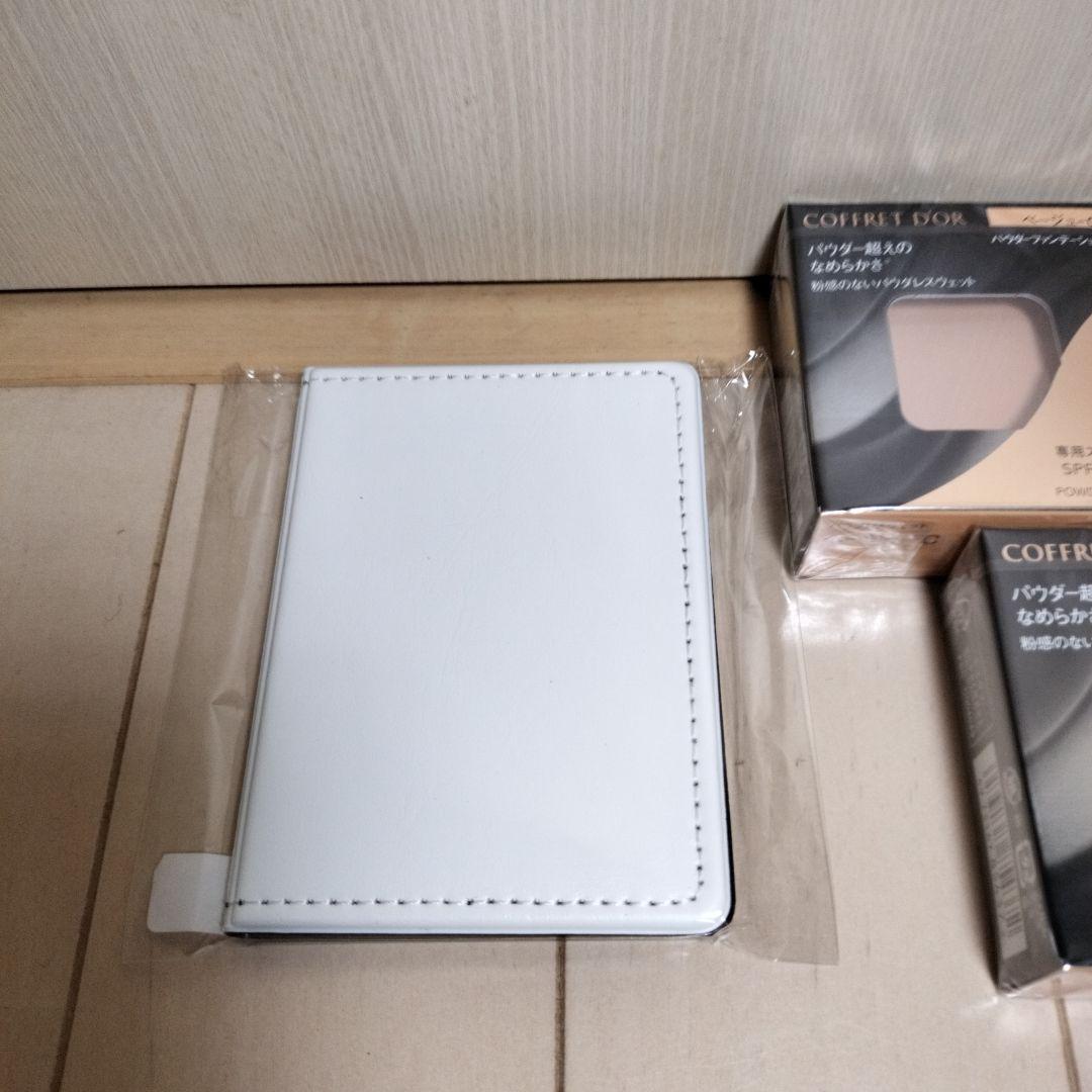 コフレドールパウダレスウェットベージュＣ5個セット　レザー調付箋ブック付き