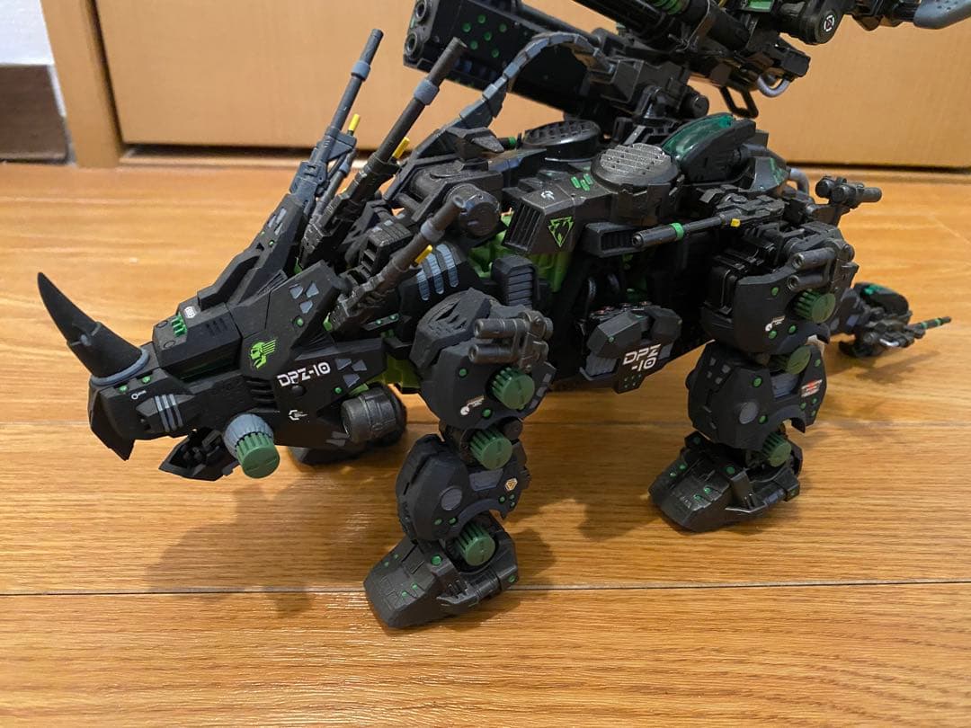 コトブキヤ ゾイド HMM ダークホーン プラモデル　塗装済み