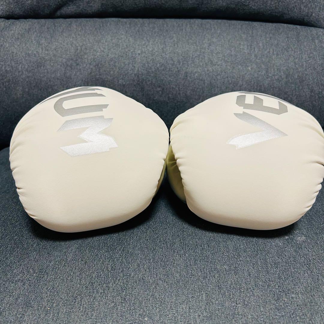 VENUM ボクシンググローブ 12oz ホワイト