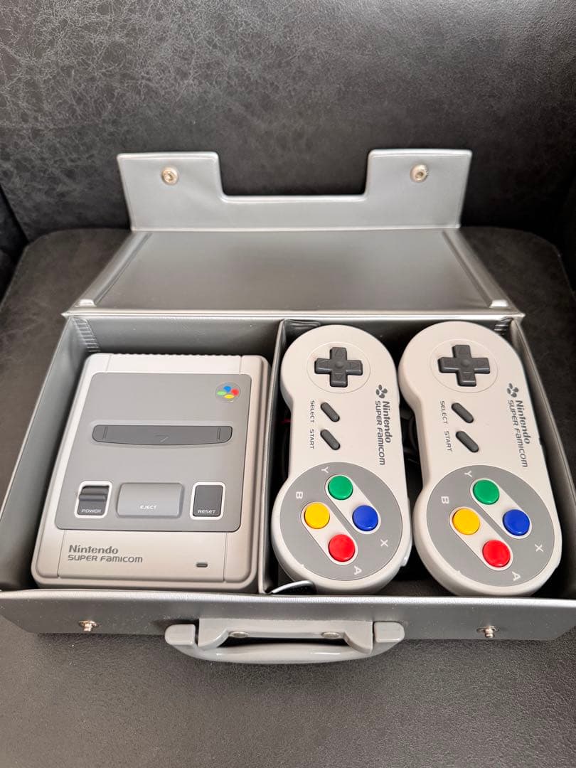 ニンテンドークラシックミニ　スーパーファミコン＋専用BOX＋HDMIケーブル