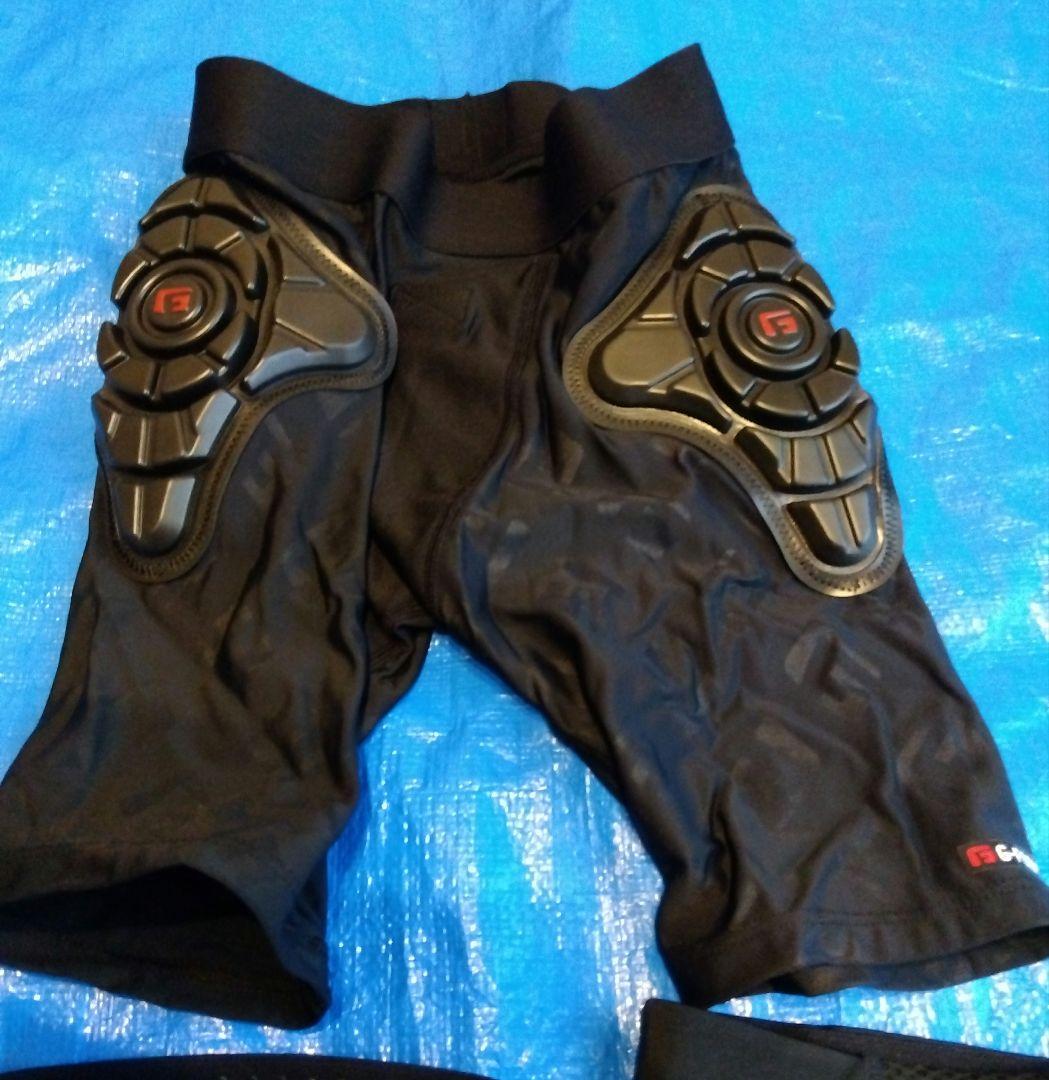 G-FORM プロテクターショーツ　Sサイズ　FOX 二ースリーブ　ユース