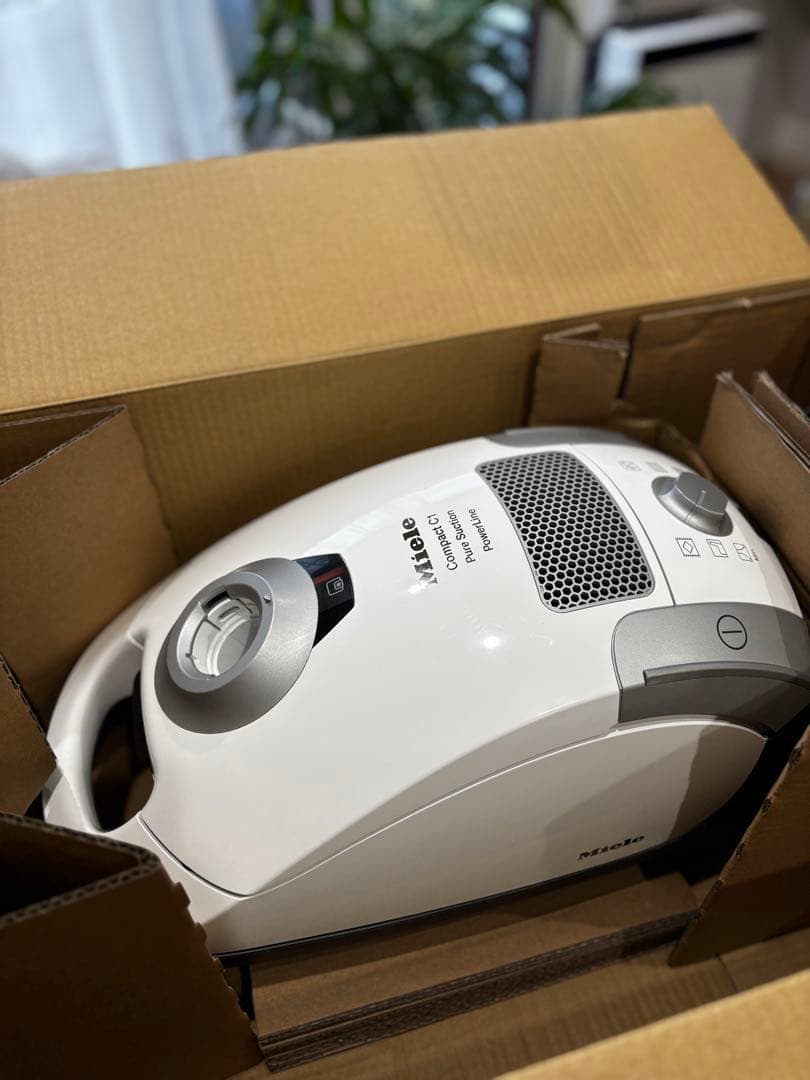 Miele Compact C1 Pure Suction 本体