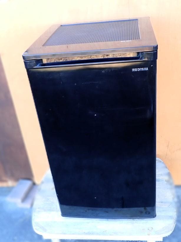 2023年製 アイリスオーヤマ 60L 冷凍庫【IUSD-6B-B】