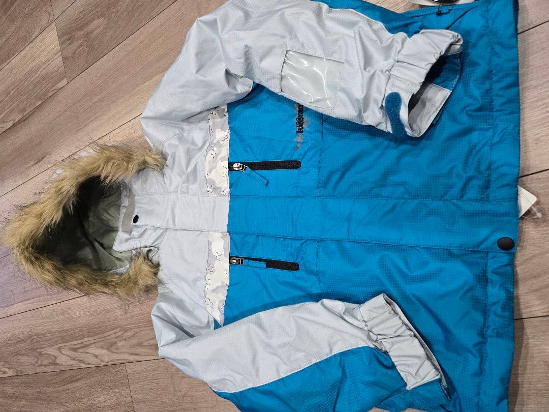 新品未使用　kissmarkスキーウェア　140センチ